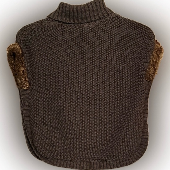 ⭐️Girls Fur Trim Shawl Sweater Aspen Button Sides Turtle Neck Cardigan Medium - Picture 6 of 9